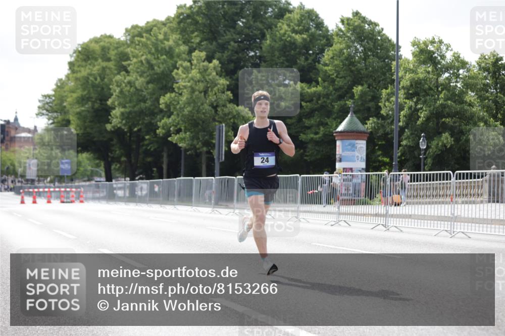 29.06.2025 - hella hamburg halbmarathon Jannik Wohlers http://msf.ph/oto/8153266 29.06.2025 09:32:58 Lombardsbrücke 24 meine-sportfotos.de