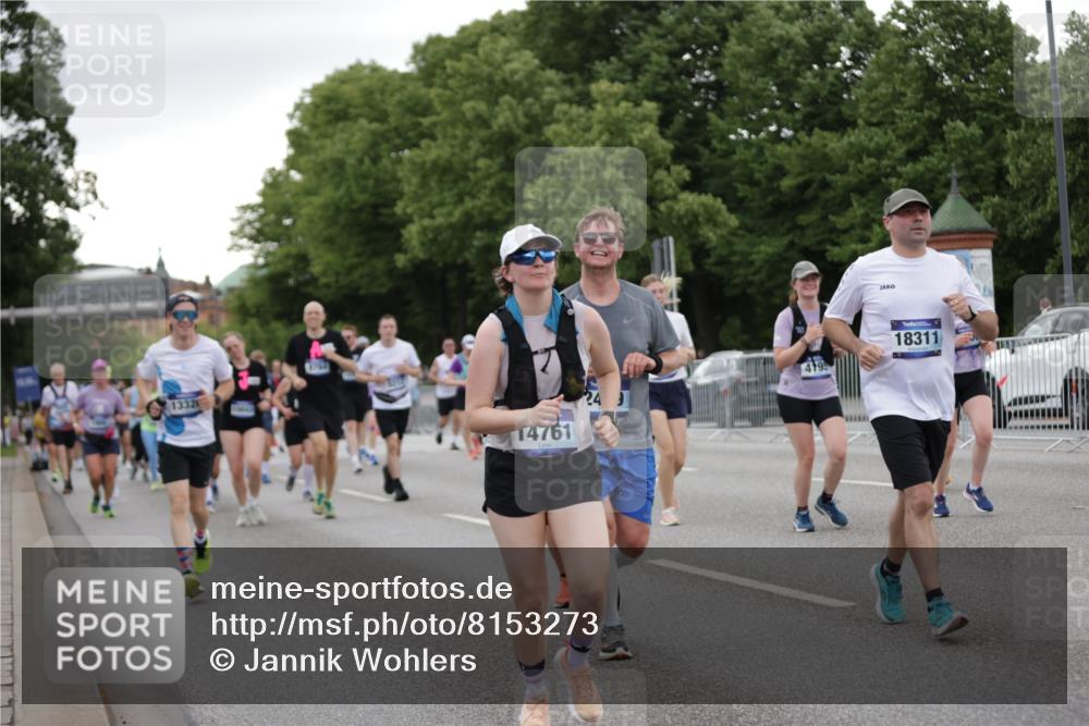 29.06.2025 - hella hamburg halbmarathon Jannik Wohlers http://msf.ph/oto/8153273 29.06.2025 10:52:55 Lombardsbrücke 1340, 1900, 1906, 2065, 2409, 3226, 4195, 4626, 5428, 5815, 7068, 7483, 7876, 8189, 8212, 8414, 8515, 8906, 9685, 9764, 10043, 10175, 10490, 11914, 12193, 12219, 12700, 13011, 13326, 13916, 13917, 14038, 14065, 14419, 14761, 17012, 17577, 17600, 18144, 18311, 18523, 18593 meine-sportfotos.de