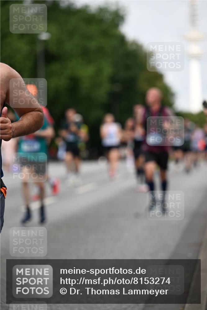 29.06.2025 - hella hamburg halbmarathon Dr. Thomas Lammeyer http://msf.ph/oto/8153274 29.06.2025 10:07:35 Kennedybrücke 1114, 1135, 1138, 1482, 1885, 2594, 2759, 2782, 3001, 3572, 4307, 4511, 4587, 5384, 5396, 5464, 6217, 6391, 7006, 7210, 7211, 7277, 7278, 7279, 7290, 7306, 7935, 8614, 9439, 9453, 9554, 10824 meine-sportfotos.de
