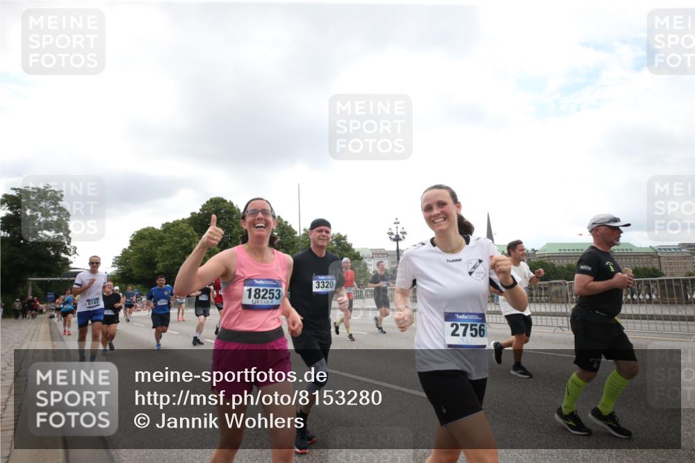 29.06.2025 - hella hamburg halbmarathon Jannik Wohlers http://msf.ph/oto/8153280 29.06.2025 10:47:58 Lombardsbrücke 1157, 1645, 2037, 2195, 2418, 2475, 2627, 2756, 2909, 2958, 3224, 3320, 3504, 3661, 3679, 3933, 4588, 5585, 5781, 5952, 6143, 7532, 8461, 8948, 9775, 9921, 10059, 10145, 11742, 12022, 12104, 12152, 12192, 12439, 12452, 12932, 13377, 13529, 13559, 13675, 13861, 13914, 14050, 15489, 15593, 15715, 15743, 16141, 16368, 16669, 16693, 16935, 16965, 17631, 17930, 18248, 18967 meine-sportfotos.de