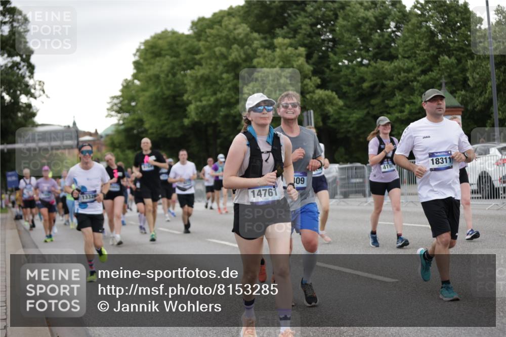 29.06.2025 - hella hamburg halbmarathon Jannik Wohlers http://msf.ph/oto/8153285 29.06.2025 10:52:55 Lombardsbrücke 1340, 1900, 1906, 2065, 2409, 3226, 4195, 4626, 5428, 5815, 7068, 7483, 7876, 8189, 8212, 8414, 8515, 8906, 9685, 9764, 10043, 10175, 10490, 11914, 12193, 12219, 12700, 13011, 13326, 13916, 13917, 14038, 14065, 14419, 14761, 17012, 17577, 17600, 18144, 18311, 18523, 18593 meine-sportfotos.de