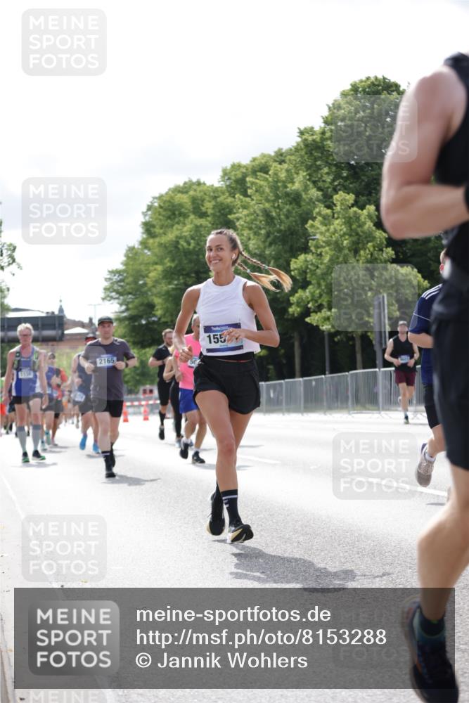 29.06.2025 - hella hamburg halbmarathon Jannik Wohlers http://msf.ph/oto/8153288 29.06.2025 10:15:39 Lombardsbrücke 1156, 1308, 1651, 2071, 2076, 2165, 2436, 2803, 3167, 4828, 5046, 5423, 7897, 8169, 8274, 8554, 8746, 8885, 9601, 9675, 9784, 9802, 10107, 10292, 10844, 10990, 11113, 11303, 11478, 11774, 11783, 11818, 12427, 12628, 14543, 14559, 15571, 15724, 15889, 16020, 16348, 16606, 17692, 18641, 19030 meine-sportfotos.de