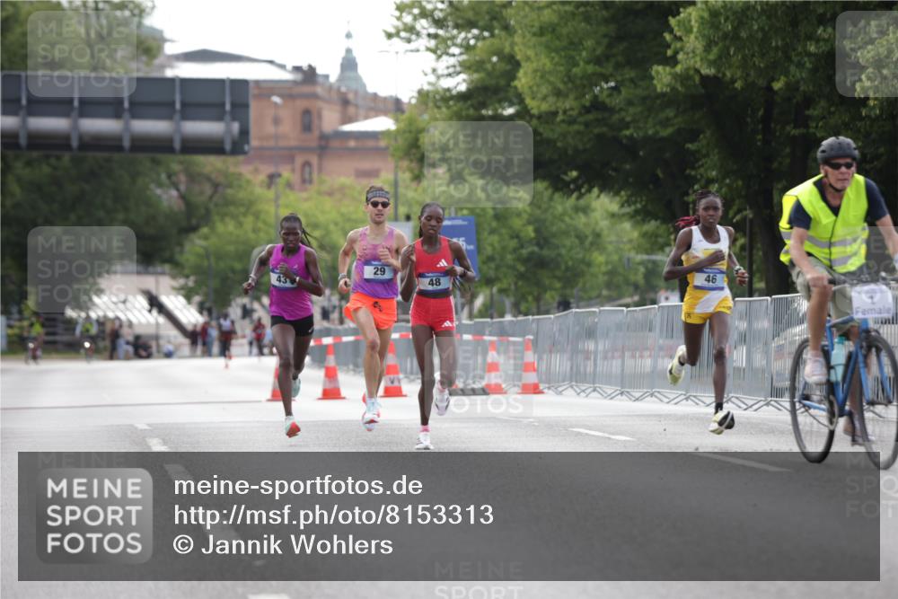 29.06.2025 - hella hamburg halbmarathon Jannik Wohlers http://msf.ph/oto/8153313 29.06.2025 09:34:36 Lombardsbrücke  meine-sportfotos.de