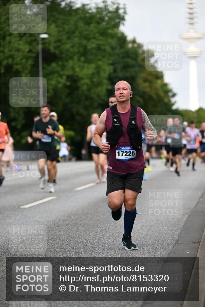 29.06.2025 - hella hamburg halbmarathon Dr. Thomas Lammeyer http://msf.ph/oto/8153320 29.06.2025 10:07:37 Kennedybrücke 1114, 1135, 1138, 1482, 1885, 2594, 2759, 2782, 3001, 3572, 4307, 4511, 4587, 5384, 5396, 5464, 6217, 6391, 6453, 7006, 7210, 7211, 7277, 7278, 7279, 7290, 7306, 7935, 8614, 9439, 9453, 9554, 10824, 11402 meine-sportfotos.de