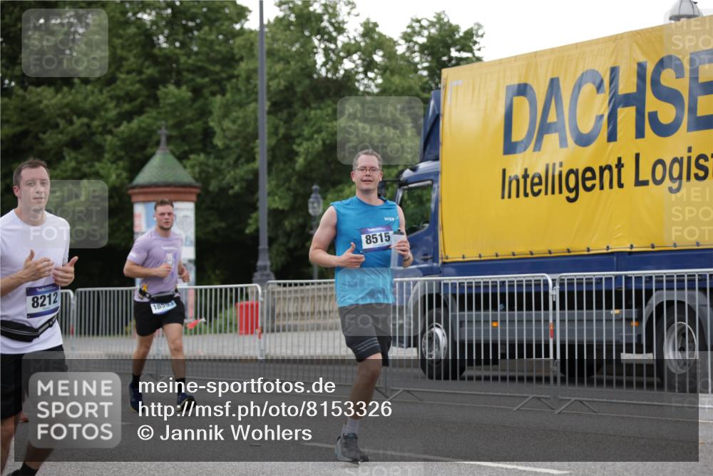 29.06.2025 - hella hamburg halbmarathon Jannik Wohlers http://msf.ph/oto/8153326 29.06.2025 10:52:59 Lombardsbrücke 1340, 1709, 1900, 1906, 1984, 2065, 2409, 3226, 4195, 4595, 5428, 5562, 5815, 6041, 6044, 7068, 7483, 7611, 7876, 8189, 8212, 8414, 8515, 8906, 9456, 9685, 9764, 9785, 10043, 10175, 10490, 11489, 11914, 12068, 12082, 12193, 12219, 12280, 12700, 13011, 13072, 13326, 13351, 14038, 14065, 14419, 14761, 16979, 17012, 17236, 17577, 17600, 18144, 18311, 18523, 18532, 18593 meine-sportfotos.de