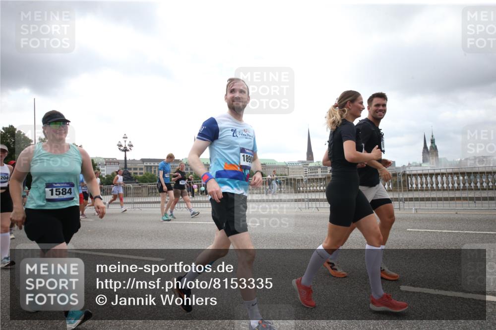 29.06.2025 - hella hamburg halbmarathon Jannik Wohlers http://msf.ph/oto/8153335 29.06.2025 10:48:19 Lombardsbrücke 1142, 1167, 1584, 2437, 2438, 2716, 2792, 5010, 7203, 7947, 7948, 8719, 8760, 9552, 9787, 10059, 10204, 10366, 10524, 10654, 10656, 11364, 11365, 11762, 11776, 11861, 13775, 13814, 13845, 14382, 15715, 15833, 16042, 16498, 16499, 16525, 16701, 16974, 17046, 18282, 18496, 18909, 19024, 19083, 19135 meine-sportfotos.de