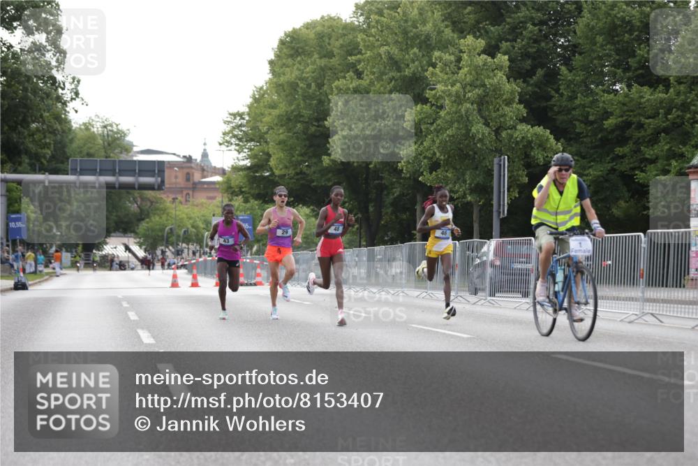 29.06.2025 - hella hamburg halbmarathon Jannik Wohlers http://msf.ph/oto/8153407 29.06.2025 09:34:37 Lombardsbrücke 29, 43, 46, 48 meine-sportfotos.de