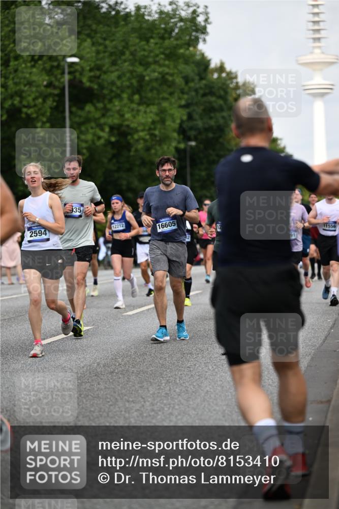 29.06.2025 - hella hamburg halbmarathon Dr. Thomas Lammeyer http://msf.ph/oto/8153410 29.06.2025 10:07:41 Kennedybrücke 1114, 1885, 2594, 2759, 2782, 3001, 3572, 4307, 4511, 4587, 5384, 5396, 5464, 5613, 6217, 6391, 6453, 7006, 7210, 7211, 7277, 7278, 7279, 7290, 7306, 7935, 8469, 8614, 9453, 9554, 10389, 10824, 11402 meine-sportfotos.de