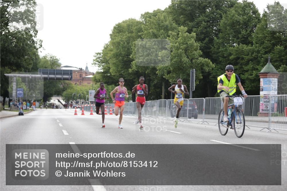 29.06.2025 - hella hamburg halbmarathon Jannik Wohlers http://msf.ph/oto/8153412 29.06.2025 09:34:37 Lombardsbrücke 29, 43, 46, 48 meine-sportfotos.de
