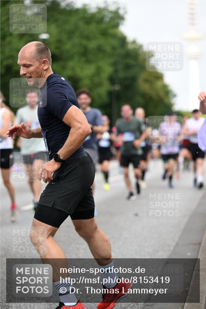 29.06.2025 - hella hamburg halbmarathon Dr. Thomas Lammeyer http://msf.ph/oto/8153419 29.06.2025 10:07:41 Kennedybrücke 1114, 1885, 2594, 2759, 2782, 3001, 3572, 4307, 4511, 4587, 5384, 5396, 5464, 5613, 6217, 6391, 6453, 7006, 7210, 7211, 7277, 7278, 7279, 7290, 7306, 7935, 8469, 8614, 9453, 9554, 10389, 10824, 11402 meine-sportfotos.de
