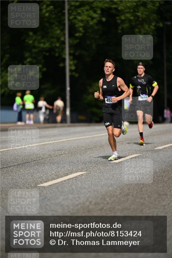 29.06.2025 - hella hamburg halbmarathon Dr. Thomas Lammeyer http://msf.ph/oto/8153424 29.06.2025 09:42:15 Kennedybrücke 4524 meine-sportfotos.de