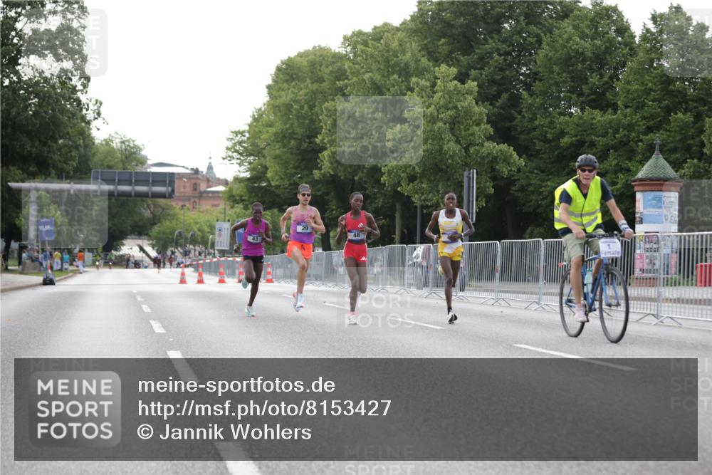 29.06.2025 - hella hamburg halbmarathon Jannik Wohlers http://msf.ph/oto/8153427 29.06.2025 09:34:38 Lombardsbrücke 29, 43, 46, 48 meine-sportfotos.de
