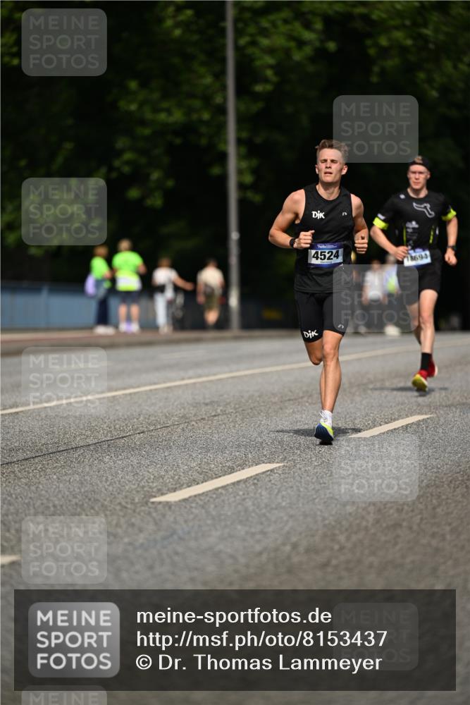 29.06.2025 - hella hamburg halbmarathon Dr. Thomas Lammeyer http://msf.ph/oto/8153437 29.06.2025 09:42:15 Kennedybrücke 4524 meine-sportfotos.de