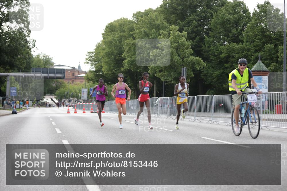 29.06.2025 - hella hamburg halbmarathon Jannik Wohlers http://msf.ph/oto/8153446 29.06.2025 09:34:38 Lombardsbrücke 29, 43, 46, 48 meine-sportfotos.de