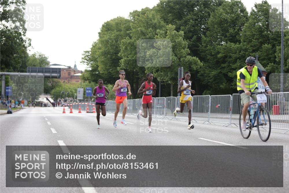 29.06.2025 - hella hamburg halbmarathon Jannik Wohlers http://msf.ph/oto/8153461 29.06.2025 09:34:38 Lombardsbrücke 29, 43, 46, 48 meine-sportfotos.de