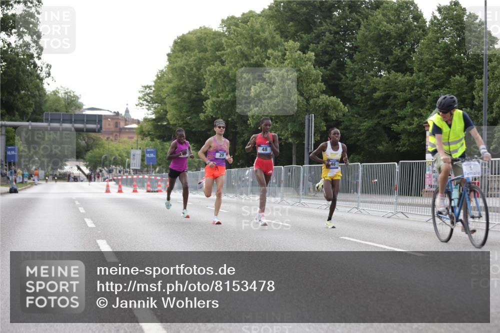 29.06.2025 - hella hamburg halbmarathon Jannik Wohlers http://msf.ph/oto/8153478 29.06.2025 09:34:38 Lombardsbrücke 29, 43, 46, 48 meine-sportfotos.de