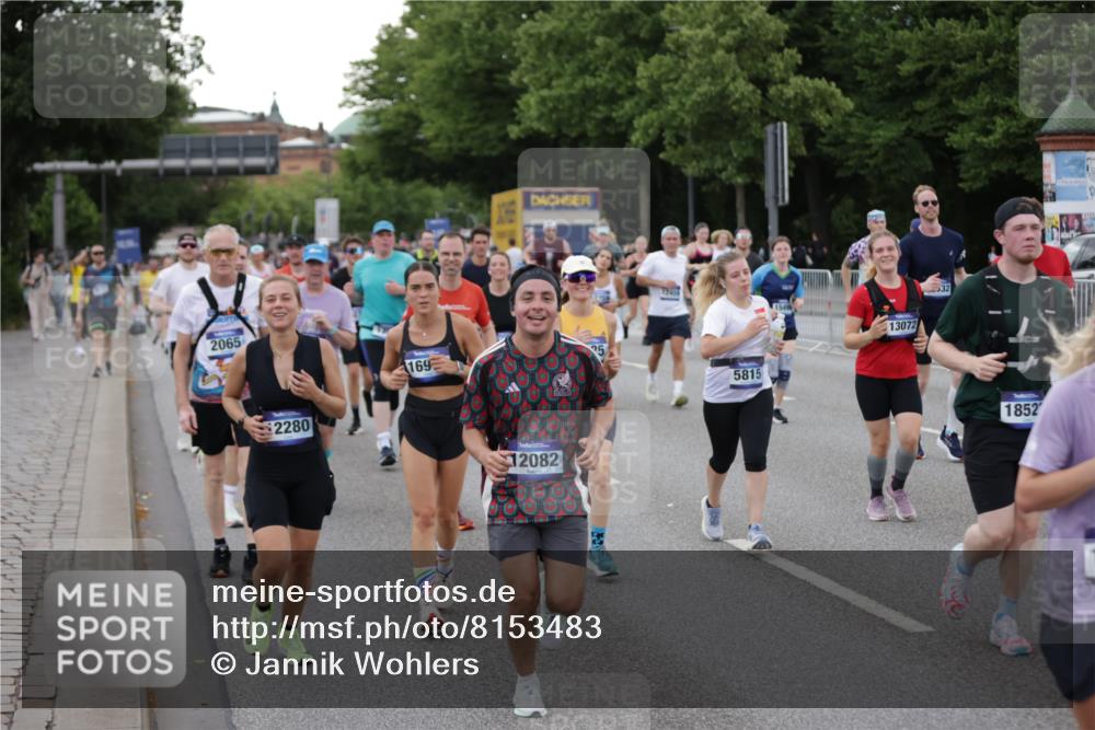29.06.2025 - hella hamburg halbmarathon Jannik Wohlers http://msf.ph/oto/8153483 29.06.2025 10:53:06 Lombardsbrücke 1340, 1709, 1900, 1906, 1984, 2065, 2409, 2429, 3226, 4195, 4595, 5562, 5815, 5857, 6041, 6044, 6306, 6913, 6996, 7068, 7537, 7611, 7876, 7890, 8189, 8212, 8515, 8906, 9077, 9456, 9685, 9764, 9785, 10043, 10175, 10490, 11489, 11914, 12068, 12082, 12219, 12259, 12280, 12459, 13011, 13072, 13326, 13351, 14065, 14419, 14927, 15118, 15498, 15804, 16979, 17236, 17600, 17709, 18057, 18079, 18083, 18144, 18311, 18523, 18532, 18593, 18609 meine-sportfotos.de