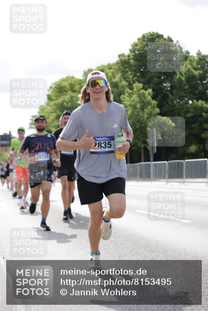 29.06.2025 - hella hamburg halbmarathon Jannik Wohlers http://msf.ph/oto/8153495 29.06.2025 10:15:48 Lombardsbrücke 1156, 1308, 1651, 2071, 2165, 2436, 2803, 2835, 3134, 3648, 4583, 4637, 4828, 5046, 5294, 8169, 8274, 9601, 9784, 9802, 9881, 10107, 10183, 10292, 10844, 10990, 11344, 11345, 12572, 13215, 13610, 14543, 15332, 15388, 15487, 15571, 15724, 15889, 16921, 17592, 17692, 18735, 19030 meine-sportfotos.de