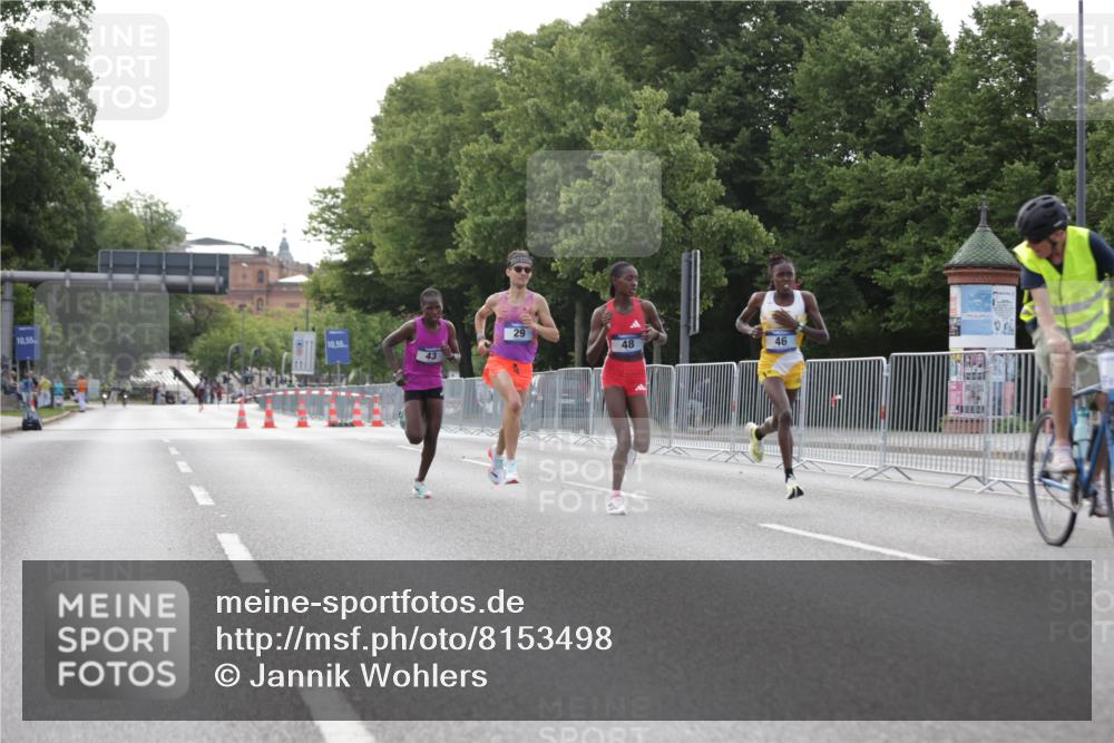 29.06.2025 - hella hamburg halbmarathon Jannik Wohlers http://msf.ph/oto/8153498 29.06.2025 09:34:38 Lombardsbrücke 29, 43, 46, 48 meine-sportfotos.de