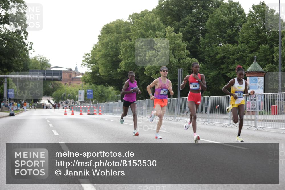 29.06.2025 - hella hamburg halbmarathon Jannik Wohlers http://msf.ph/oto/8153530 29.06.2025 09:34:39 Lombardsbrücke 29, 43, 46, 48 meine-sportfotos.de