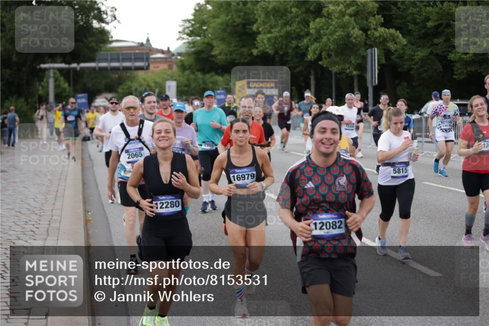 29.06.2025 - hella hamburg halbmarathon Jannik Wohlers http://msf.ph/oto/8153531 29.06.2025 10:53:07 Lombardsbrücke 1340, 1709, 1900, 1906, 1984, 2065, 2429, 3226, 4195, 4595, 5562, 5815, 5857, 6041, 6044, 6306, 6913, 6996, 7068, 7537, 7611, 7876, 7890, 8189, 8212, 8515, 8906, 9077, 9456, 9531, 9685, 9764, 9785, 10043, 10175, 10490, 11489, 11914, 12068, 12082, 12219, 12259, 12280, 12459, 13011, 13072, 13326, 13351, 14065, 14419, 14927, 15118, 15292, 15498, 15804, 15821, 15822, 16979, 17236, 17600, 17709, 18057, 18059, 18079, 18083, 18144, 18523, 18532, 18593, 18609 meine-sportfotos.de