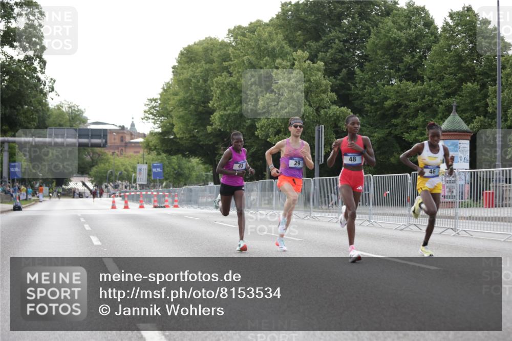29.06.2025 - hella hamburg halbmarathon Jannik Wohlers http://msf.ph/oto/8153534 29.06.2025 09:34:39 Lombardsbrücke 29, 43, 46, 48 meine-sportfotos.de