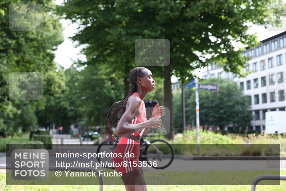 29.06.2025 - hella hamburg halbmarathon Yannick Fuchs http://msf.ph/oto/8153536 29.06.2025 10:06:10 20KM 43, 48 meine-sportfotos.de