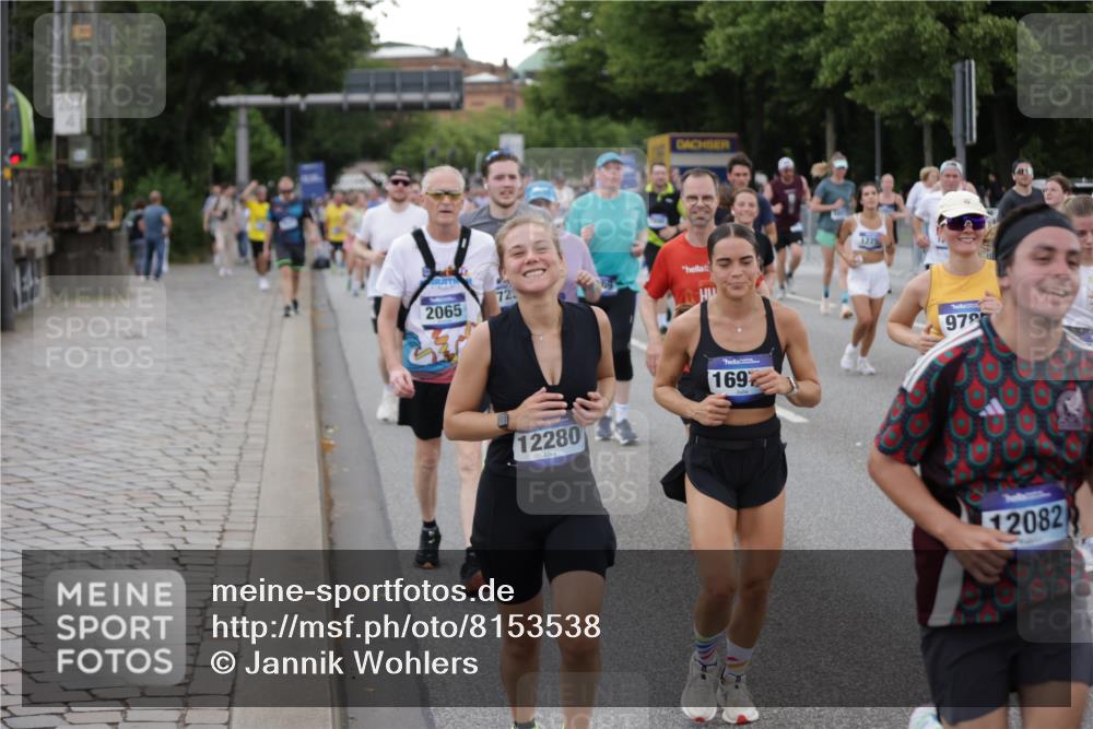 29.06.2025 - hella hamburg halbmarathon Jannik Wohlers http://msf.ph/oto/8153538 29.06.2025 10:53:07 Lombardsbrücke 1340, 1709, 1900, 1906, 1984, 2065, 2429, 3226, 4195, 4595, 5562, 5815, 5857, 6041, 6044, 6306, 6913, 6996, 7068, 7537, 7611, 7876, 7890, 8189, 8212, 8515, 8906, 9077, 9456, 9531, 9685, 9764, 9785, 10043, 10175, 10490, 11489, 11914, 12068, 12082, 12219, 12259, 12280, 12459, 13011, 13072, 13326, 13351, 14065, 14419, 14927, 15118, 15292, 15498, 15804, 15821, 15822, 16979, 17236, 17600, 17709, 18057, 18059, 18079, 18083, 18144, 18523, 18532, 18593, 18609 meine-sportfotos.de