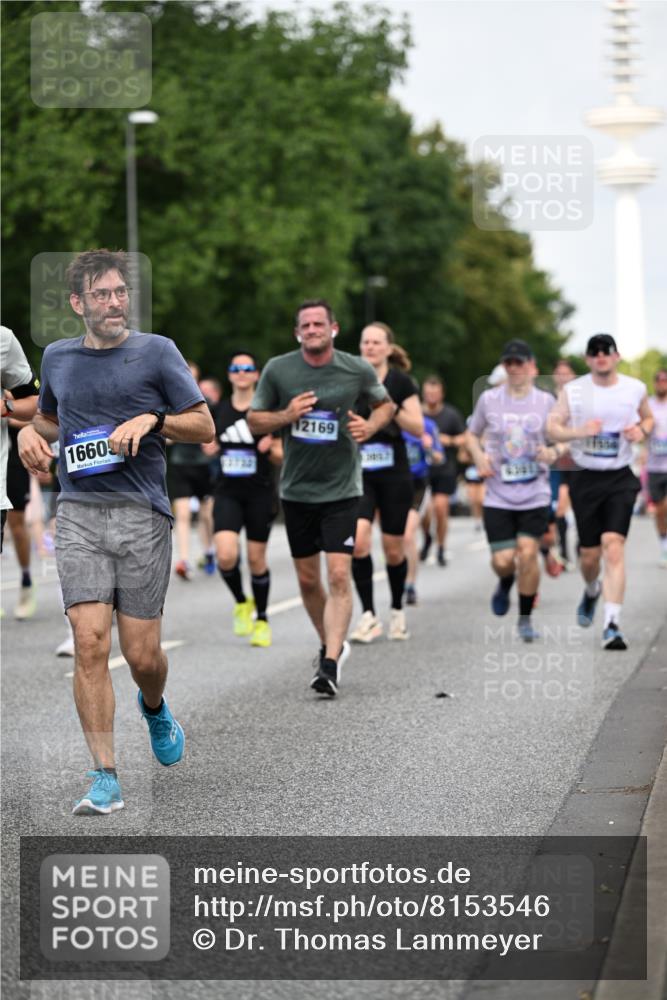 29.06.2025 - hella hamburg halbmarathon Dr. Thomas Lammeyer http://msf.ph/oto/8153546 29.06.2025 10:07:43 Kennedybrücke 1114, 1885, 2594, 2683, 2759, 3001, 4307, 4511, 4587, 5384, 5396, 5464, 5613, 6217, 6391, 6453, 7006, 7277, 7278, 7279, 7306, 7935, 8469, 8614, 9453, 9554, 10389, 10824, 11402 meine-sportfotos.de