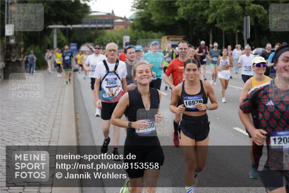 29.06.2025 - hella hamburg halbmarathon Jannik Wohlers http://msf.ph/oto/8153558 29.06.2025 10:53:07 Lombardsbrücke 1340, 1709, 1900, 1906, 1984, 2065, 2429, 3226, 4195, 4595, 5562, 5815, 5857, 6041, 6044, 6306, 6913, 6996, 7068, 7537, 7611, 7876, 7890, 8189, 8212, 8515, 8906, 9077, 9456, 9531, 9685, 9764, 9785, 10043, 10175, 10490, 11489, 11914, 12068, 12082, 12219, 12259, 12280, 12459, 13011, 13072, 13326, 13351, 14065, 14419, 14927, 15118, 15292, 15498, 15804, 15821, 15822, 16979, 17236, 17600, 17709, 18057, 18059, 18079, 18083, 18144, 18523, 18532, 18593, 18609 meine-sportfotos.de