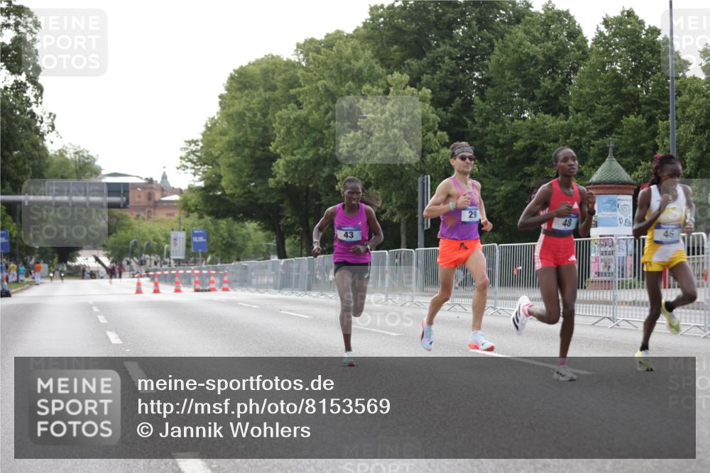 29.06.2025 - hella hamburg halbmarathon Jannik Wohlers http://msf.ph/oto/8153569 29.06.2025 09:34:39 Lombardsbrücke 29, 43, 46, 48 meine-sportfotos.de