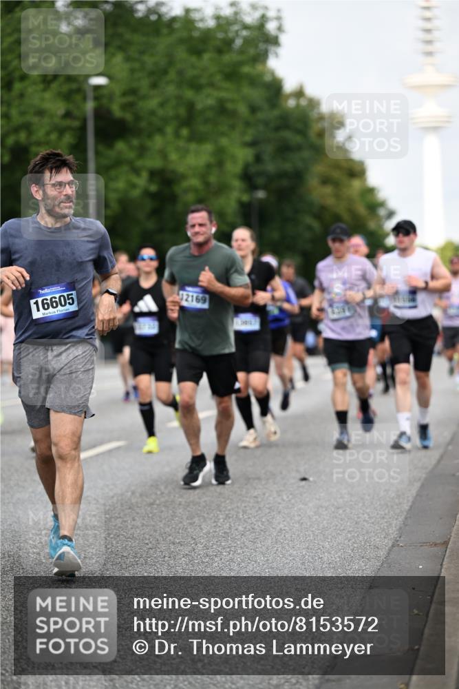 29.06.2025 - hella hamburg halbmarathon Dr. Thomas Lammeyer http://msf.ph/oto/8153572 29.06.2025 10:07:43 Kennedybrücke 1114, 1885, 2594, 2683, 2759, 3001, 4307, 4511, 4587, 5384, 5396, 5464, 5613, 6217, 6391, 6453, 7006, 7277, 7278, 7279, 7306, 7935, 8469, 8614, 9453, 9554, 10389, 10824, 11402 meine-sportfotos.de
