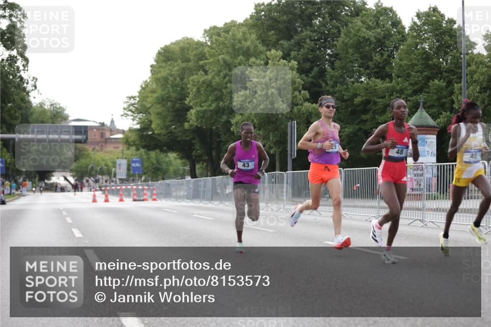 29.06.2025 - hella hamburg halbmarathon Jannik Wohlers http://msf.ph/oto/8153573 29.06.2025 09:34:39 Lombardsbrücke 29, 43, 46, 48 meine-sportfotos.de