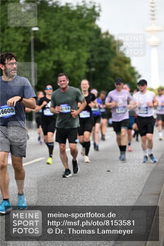 29.06.2025 - hella hamburg halbmarathon Dr. Thomas Lammeyer http://msf.ph/oto/8153581 29.06.2025 10:07:43 Kennedybrücke 1114, 1885, 2594, 2683, 2759, 3001, 4307, 4511, 4587, 5384, 5396, 5464, 5613, 6217, 6391, 6453, 7006, 7277, 7278, 7279, 7306, 7935, 8469, 8614, 9453, 9554, 10389, 10824, 11402 meine-sportfotos.de