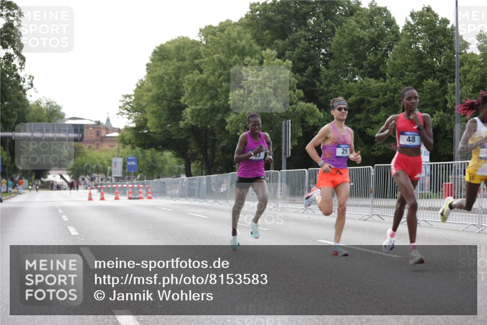29.06.2025 - hella hamburg halbmarathon Jannik Wohlers http://msf.ph/oto/8153583 29.06.2025 09:34:39 Lombardsbrücke 29, 43, 46, 48 meine-sportfotos.de