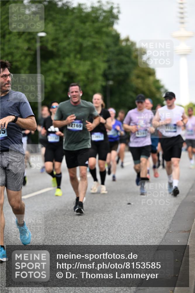 29.06.2025 - hella hamburg halbmarathon Dr. Thomas Lammeyer http://msf.ph/oto/8153585 29.06.2025 10:07:44 Kennedybrücke 1114, 1885, 2594, 2683, 2759, 3001, 4307, 4511, 4587, 5384, 5396, 5464, 5613, 6217, 6391, 6453, 7006, 7277, 7278, 7279, 7306, 7935, 8469, 8614, 9453, 9554, 10389, 11402 meine-sportfotos.de