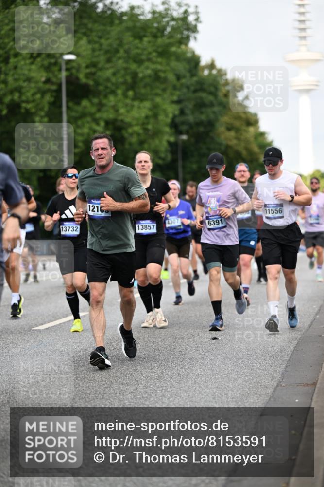29.06.2025 - hella hamburg halbmarathon Dr. Thomas Lammeyer http://msf.ph/oto/8153591 29.06.2025 10:07:44 Kennedybrücke 1114, 1885, 2594, 2683, 2759, 3001, 4307, 4511, 4587, 5384, 5396, 5464, 5613, 6217, 6391, 6453, 7006, 7277, 7278, 7279, 7306, 7935, 8469, 8614, 9453, 9554, 10389, 11402 meine-sportfotos.de