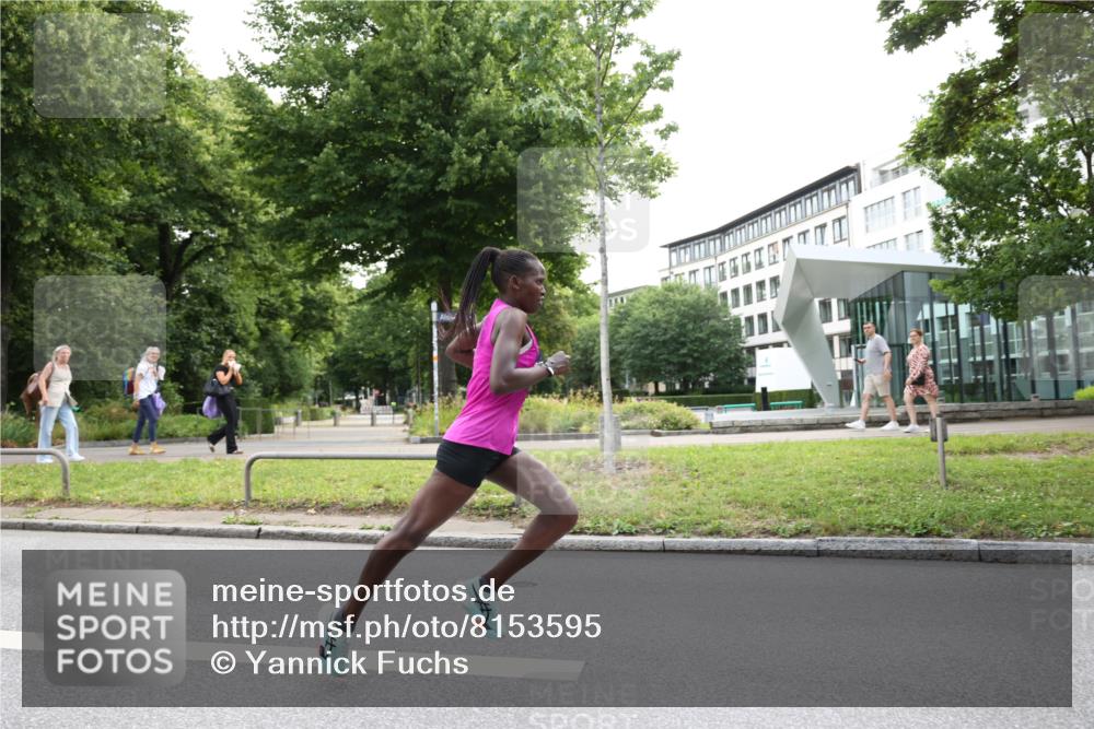 29.06.2025 - hella hamburg halbmarathon Yannick Fuchs http://msf.ph/oto/8153595 29.06.2025 10:06:38 20KM 43 meine-sportfotos.de
