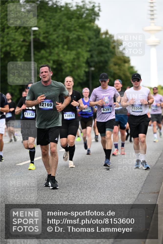 29.06.2025 - hella hamburg halbmarathon Dr. Thomas Lammeyer http://msf.ph/oto/8153600 29.06.2025 10:07:44 Kennedybrücke 1114, 1885, 2594, 2683, 2759, 3001, 4307, 4511, 4587, 5384, 5396, 5464, 5613, 6217, 6391, 6453, 7006, 7277, 7278, 7279, 7306, 7935, 8469, 8614, 9453, 9554, 10389, 11402 meine-sportfotos.de