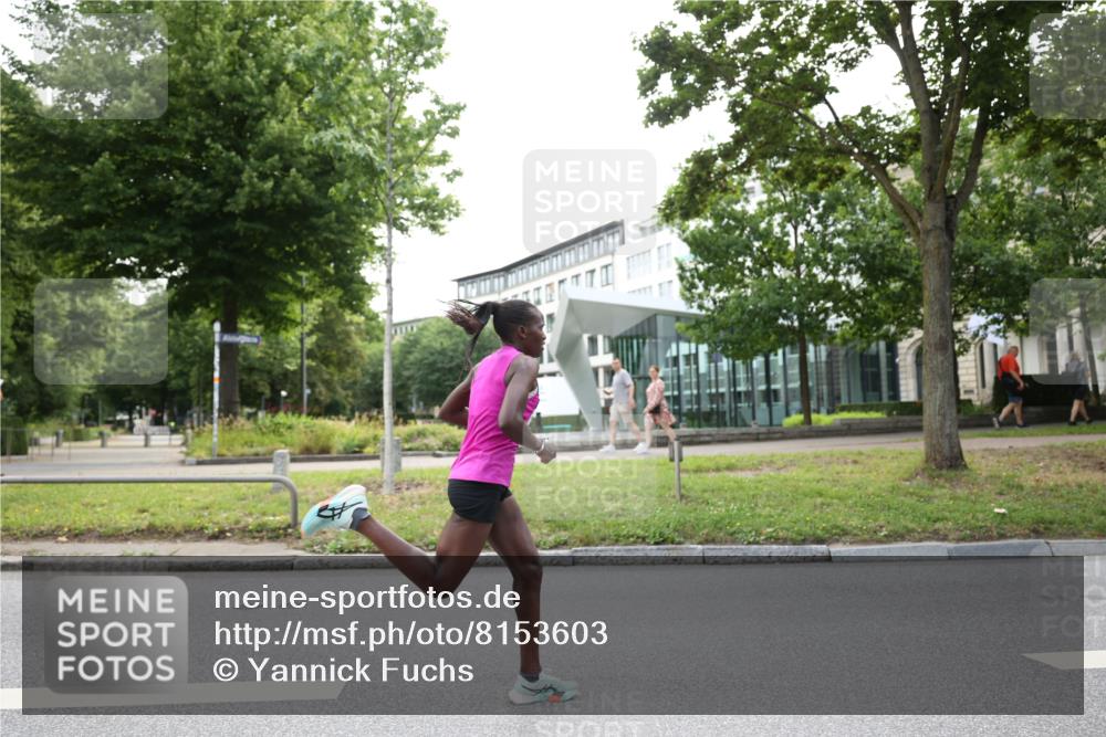 29.06.2025 - hella hamburg halbmarathon Yannick Fuchs http://msf.ph/oto/8153603 29.06.2025 10:06:38 20KM 43 meine-sportfotos.de
