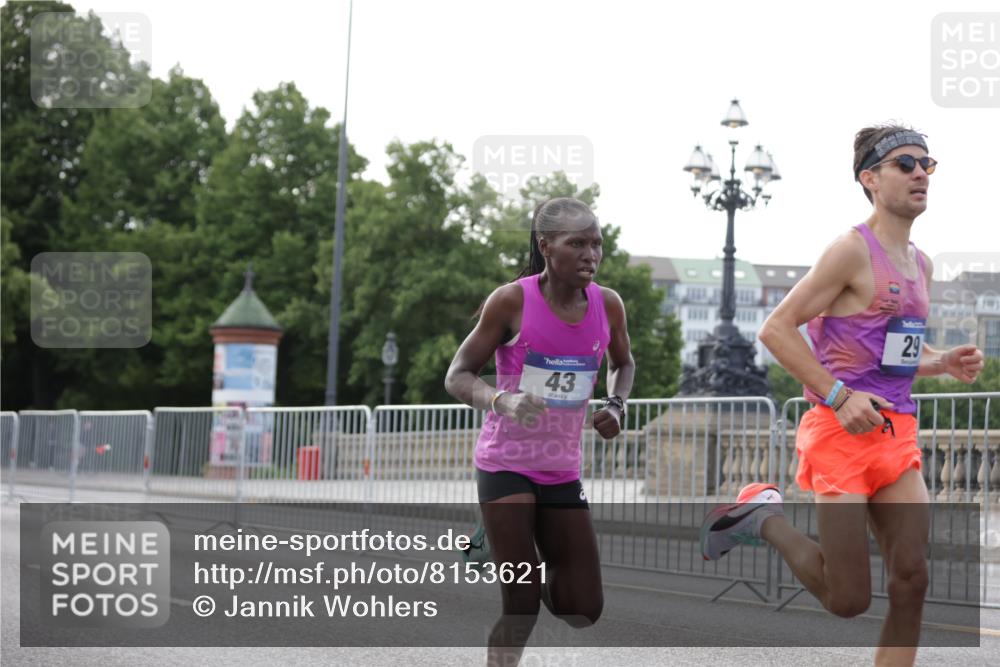 29.06.2025 - hella hamburg halbmarathon Jannik Wohlers http://msf.ph/oto/8153621 29.06.2025 09:34:41 Lombardsbrücke 29, 43, 46, 48 meine-sportfotos.de