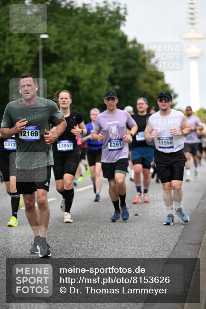 29.06.2025 - hella hamburg halbmarathon Dr. Thomas Lammeyer http://msf.ph/oto/8153626 29.06.2025 10:07:45 Kennedybrücke 1114, 1885, 2594, 2683, 2759, 3001, 4307, 4511, 4587, 5384, 5396, 5464, 5613, 6217, 6391, 6453, 7006, 7277, 7278, 7279, 7306, 7935, 8469, 8614, 9453, 10389, 11402 meine-sportfotos.de