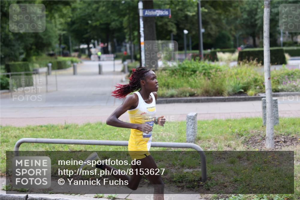 29.06.2025 - hella hamburg halbmarathon Yannick Fuchs http://msf.ph/oto/8153627 29.06.2025 10:07:07 20KM 46, 17888 meine-sportfotos.de