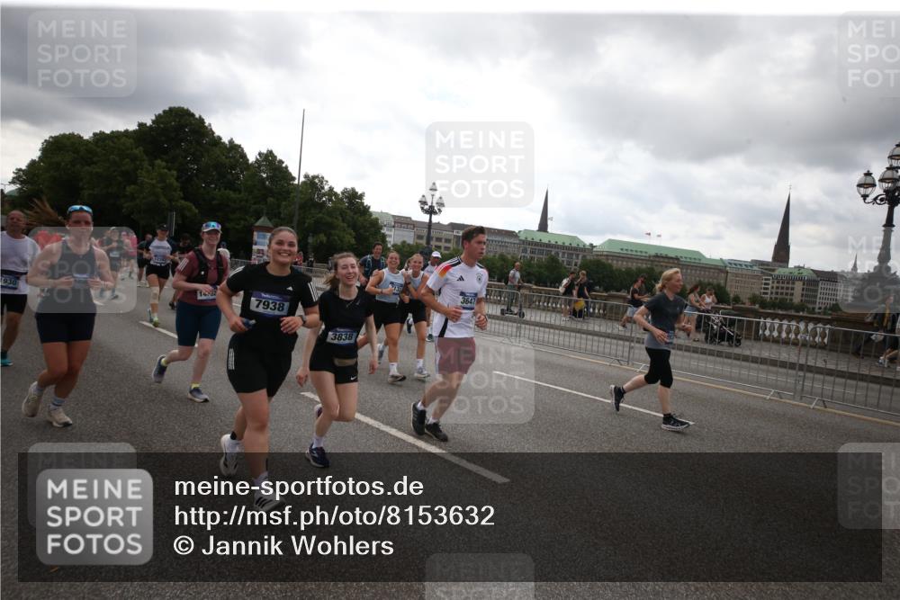 29.06.2025 - hella hamburg halbmarathon Jannik Wohlers http://msf.ph/oto/8153632 29.06.2025 10:50:22 Lombardsbrücke 1129, 1930, 2200, 3184, 3229, 3647, 3838, 4642, 4695, 4771, 4848, 6178, 7133, 7141, 7161, 7938, 8200, 8779, 8833, 8834, 8986, 9096, 9168, 9933, 10029, 10437, 10614, 10636, 11577, 12392, 12393, 12800, 13468, 13981, 14010, 14534, 14640, 14762, 14767, 14773, 15017, 15105, 15416, 16500, 16501, 16553, 16593, 16904, 17337, 17648, 17735, 18067, 18092 meine-sportfotos.de