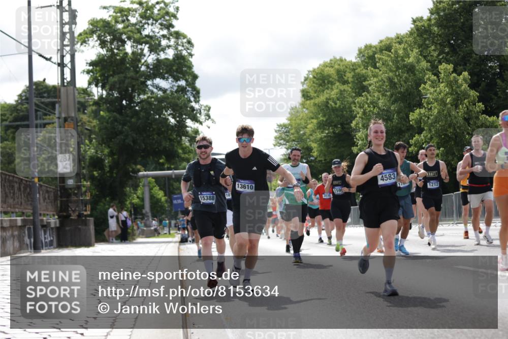 29.06.2025 - hella hamburg halbmarathon Jannik Wohlers http://msf.ph/oto/8153634 29.06.2025 10:15:55 Lombardsbrücke 1212, 1244, 1599, 2803, 2835, 3030, 3134, 3648, 4583, 4637, 5046, 5294, 6024, 7753, 8274, 8597, 8645, 9601, 9628, 9802, 9810, 9881, 10107, 10139, 10141, 10183, 10292, 10844, 10990, 11344, 11345, 11752, 12572, 13215, 13610, 13727, 15332, 15388, 15487, 15724, 16199, 16456, 16921, 17422, 17592, 17694, 17806, 17854, 17942, 18735 meine-sportfotos.de