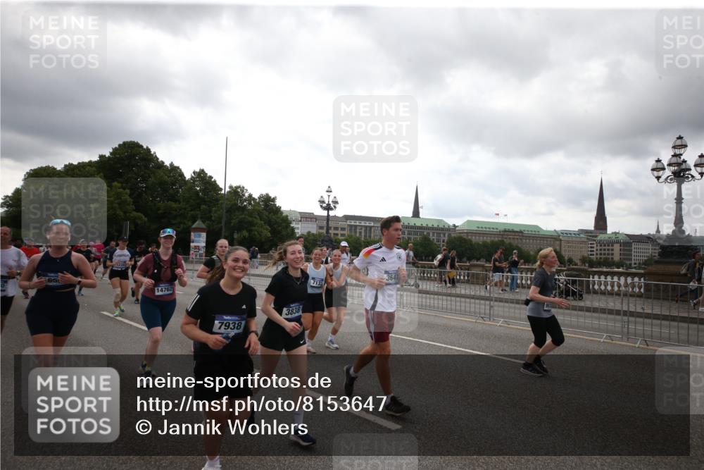 29.06.2025 - hella hamburg halbmarathon Jannik Wohlers http://msf.ph/oto/8153647 29.06.2025 10:50:23 Lombardsbrücke 1129, 1208, 1930, 2200, 2358, 3184, 3229, 3647, 3838, 4642, 4695, 4771, 4848, 6178, 7133, 7141, 7161, 7938, 8200, 8779, 8833, 8986, 9096, 9168, 9933, 10029, 10437, 10552, 10614, 10636, 11577, 12392, 12393, 12800, 13468, 13981, 14010, 14534, 14640, 14762, 14767, 14773, 15017, 15105, 15416, 16500, 16501, 16553, 16904, 17337, 17648, 17735, 18067 meine-sportfotos.de