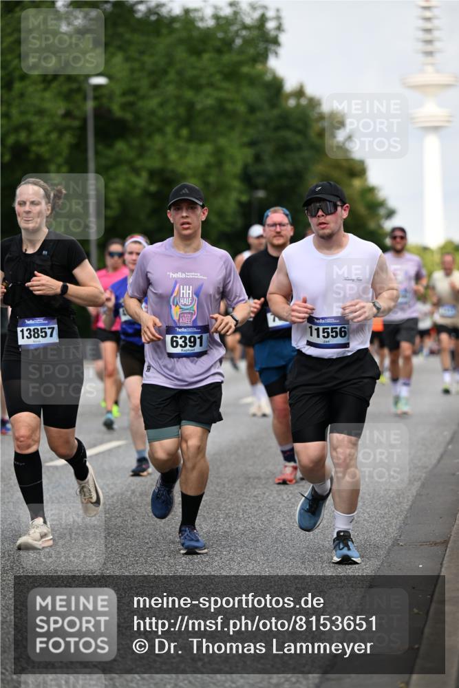 29.06.2025 - hella hamburg halbmarathon Dr. Thomas Lammeyer http://msf.ph/oto/8153651 29.06.2025 10:07:46 Kennedybrücke 1114, 1885, 2594, 2683, 2759, 3001, 4095, 4307, 4511, 4587, 5384, 5396, 5464, 5613, 6217, 6391, 6453, 7006, 7277, 7278, 7279, 7306, 7935, 8469, 8614, 9453, 10389, 11402 meine-sportfotos.de