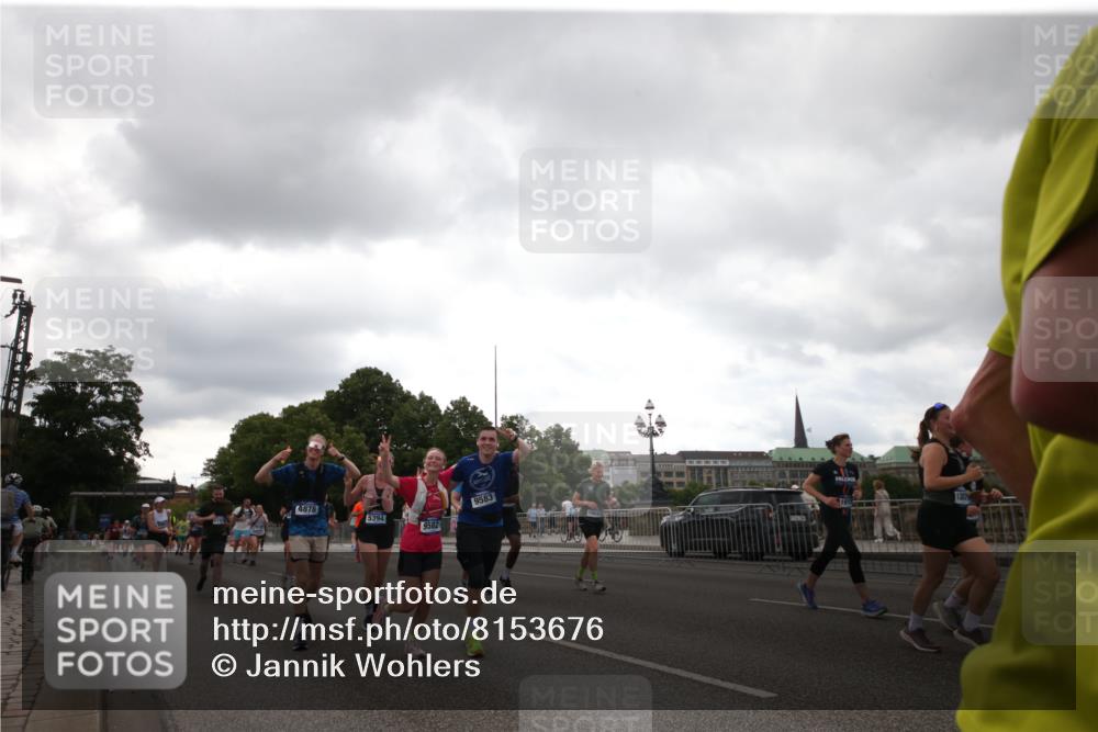 29.06.2025 - hella hamburg halbmarathon Jannik Wohlers http://msf.ph/oto/8153676 29.06.2025 10:51:06 Lombardsbrücke 1617, 1997, 2308, 2484, 2485, 2593, 2736, 2778, 4748, 4808, 4878, 5291, 5357, 5394, 5716, 5717, 6007, 6091, 6885, 6945, 6954, 6961, 7769, 7841, 7871, 7992, 8040, 8125, 8399, 8672, 9340, 9462, 9582, 9583, 9763, 10496, 11034, 11268, 11575, 11913, 12766, 13079, 13598, 13710, 13769, 15092, 15776, 16258, 16595, 16642, 16678, 16807, 17641, 19106 meine-sportfotos.de
