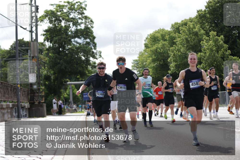 29.06.2025 - hella hamburg halbmarathon Jannik Wohlers http://msf.ph/oto/8153678 29.06.2025 10:15:55 Lombardsbrücke 1212, 1244, 1599, 2803, 2835, 3030, 3134, 3648, 4583, 4637, 5046, 5294, 6024, 7753, 8274, 8597, 8645, 9601, 9628, 9802, 9810, 9881, 10107, 10139, 10141, 10183, 10292, 10844, 10990, 11344, 11345, 11752, 12572, 13215, 13610, 13727, 15332, 15388, 15487, 15724, 16199, 16456, 16921, 17422, 17592, 17694, 17806, 17854, 17942, 18735 meine-sportfotos.de