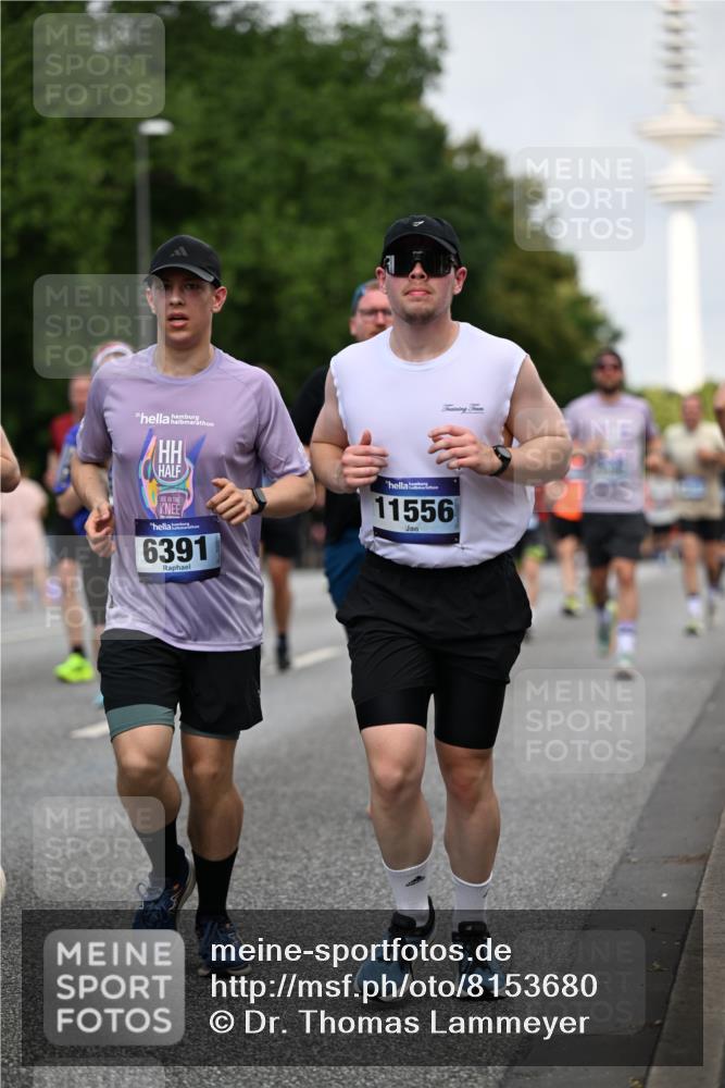 29.06.2025 - hella hamburg halbmarathon Dr. Thomas Lammeyer http://msf.ph/oto/8153680 29.06.2025 10:07:47 Kennedybrücke 1114, 1885, 2594, 2683, 2759, 3001, 4095, 4307, 4511, 4587, 5384, 5396, 5464, 5613, 6217, 6391, 6453, 7006, 7277, 7278, 7279, 7306, 7935, 8469, 8484, 8614, 9453, 10389, 11402 meine-sportfotos.de